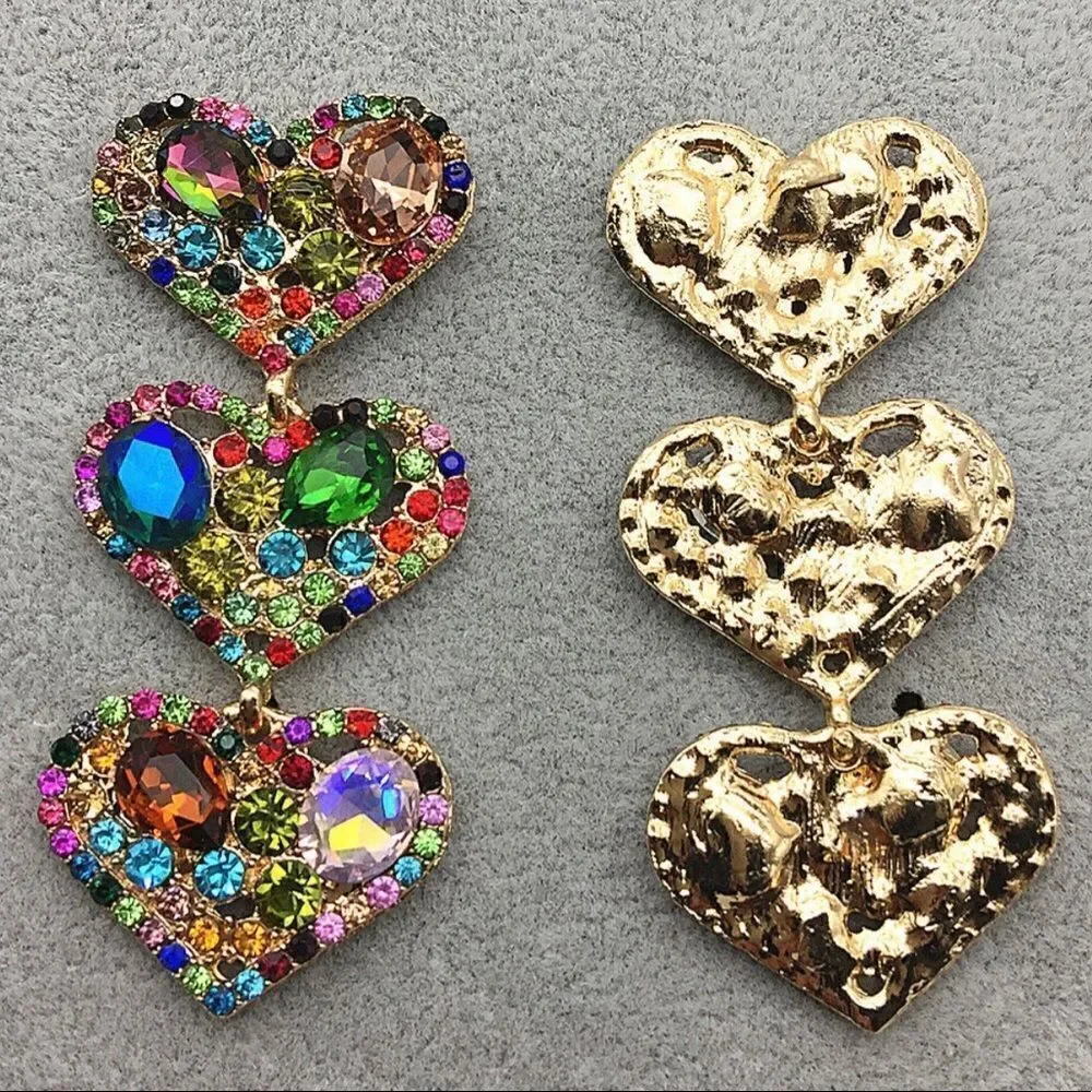 💗 Betsey Johnson triple heart sparkling dangle earrings 💗